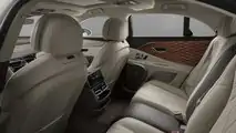 Pannelli 3D in legno di Bentley Flying Spur nella cabina posteriore in grandangolo