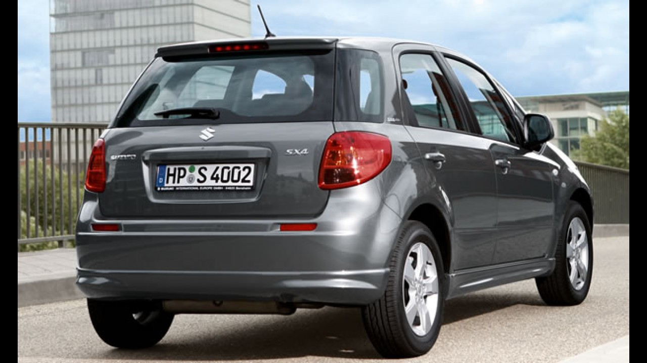 Suzuki lança oficialmente o SX4 no Brasil - Vendas começam em setembro por R$ 61.990