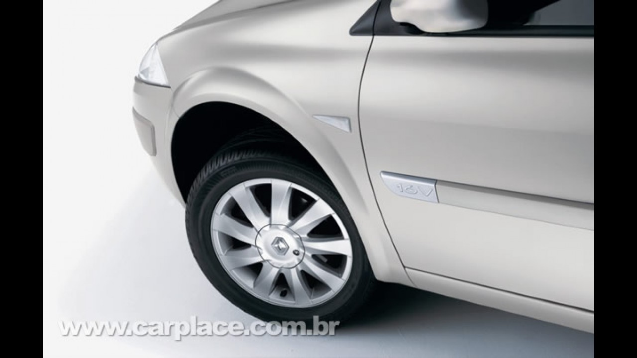 Renault lança linha Mégane Sedan e Grand Tour 2010 com novidades visuais externas e internas