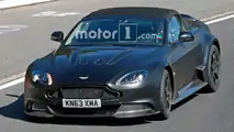 Aston Martin Vantage GT12 Roadster casus fotoğrafı
