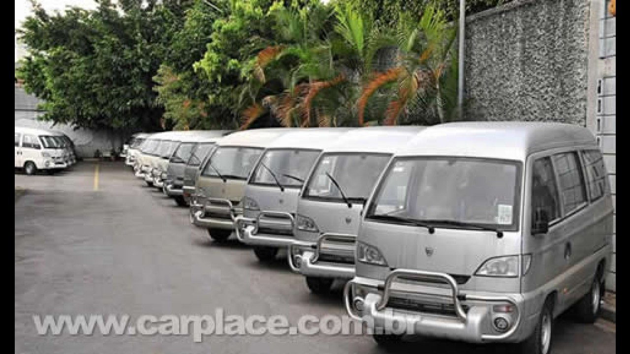 Effa Motors começa a vender o chinês M100 e a linha de utilitários ULC