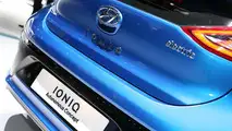 Hyundai Ioniq autonomous concept and virtual reality simulator