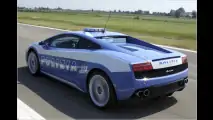 Polizei fährt Lambo