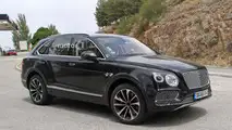 Bentley Bentayga Plug-In Hybrid spy photo