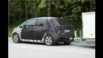 Erwischt: Kia-Minivan