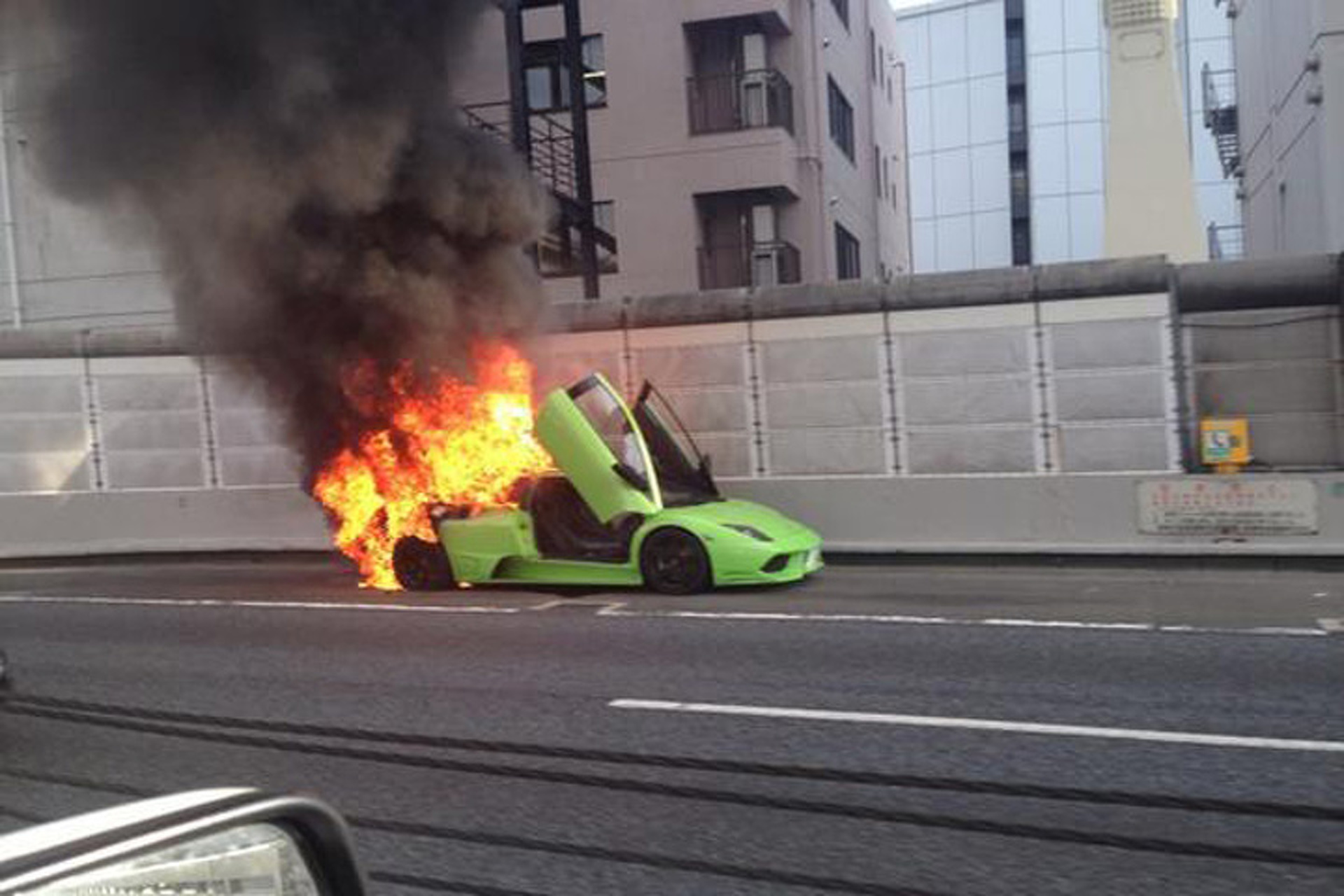 Lamborghini Murcielago Burns in a Blaze of Glory
