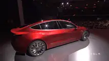 Tesla Model 3 tanıtılıyor