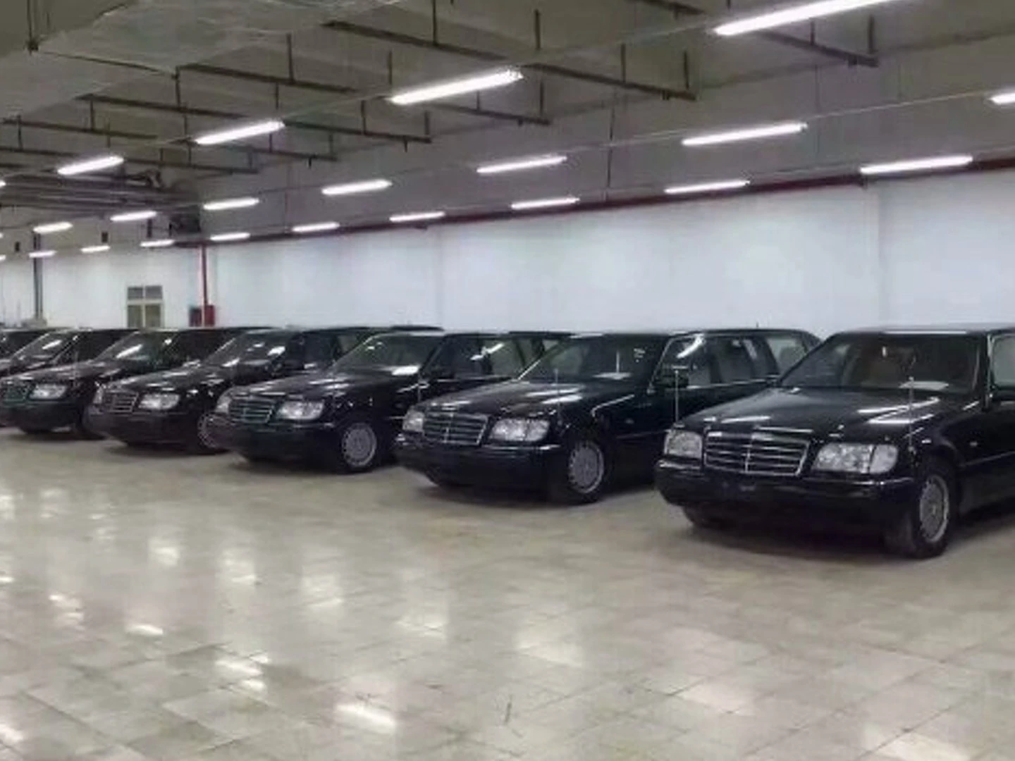 Eight Mercedes S Class W140 Pullman Limos Auctioned By Shanghai Gov
