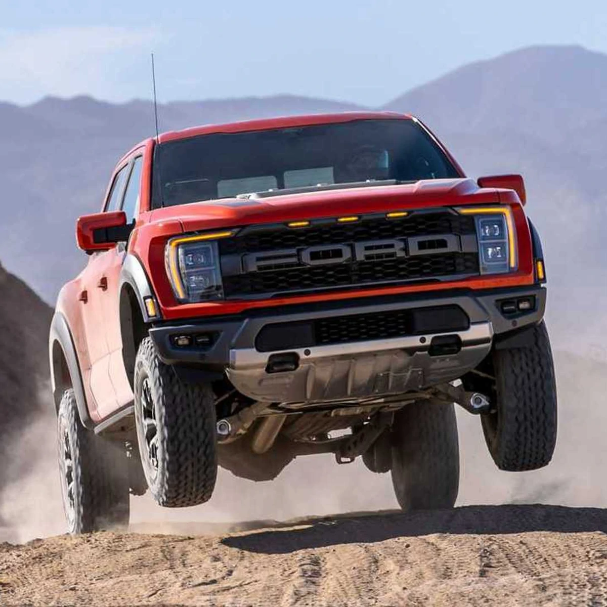 Le Ford F 150 Raptor Se Renouvelle Et Un Raptor R Est A Venir