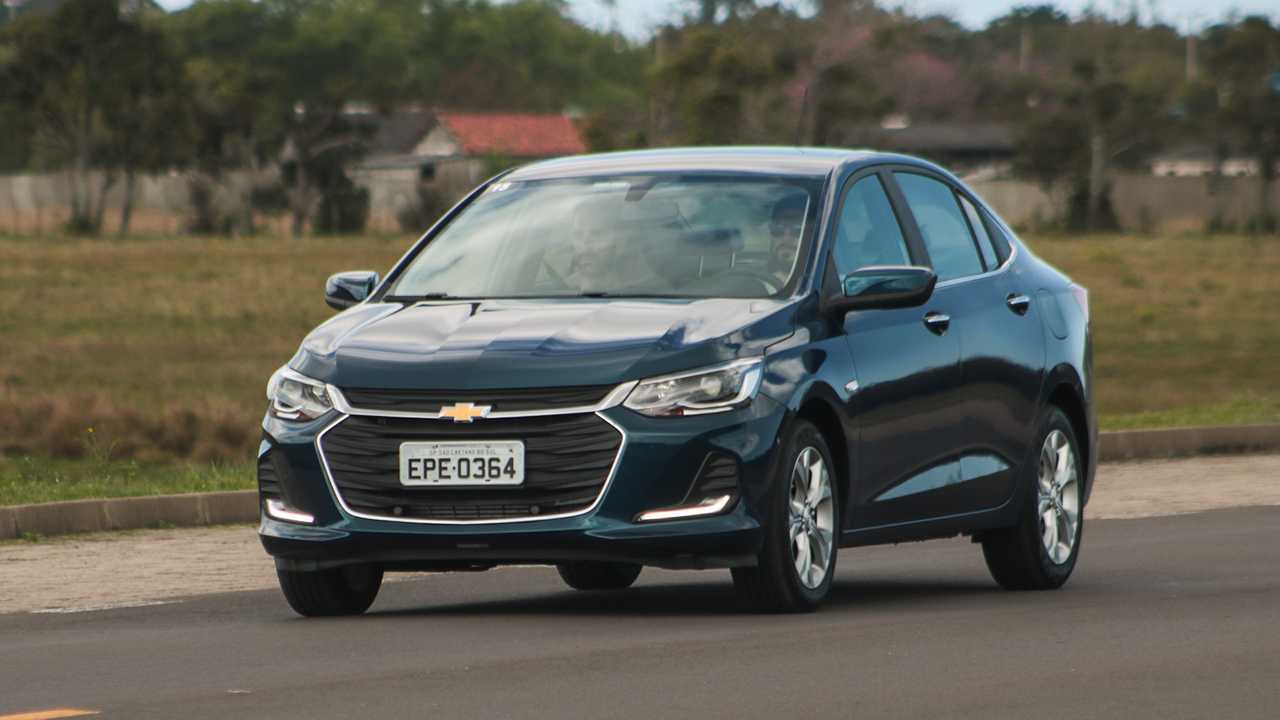 Contacto en Brasil: Chevrolet Onix Plus