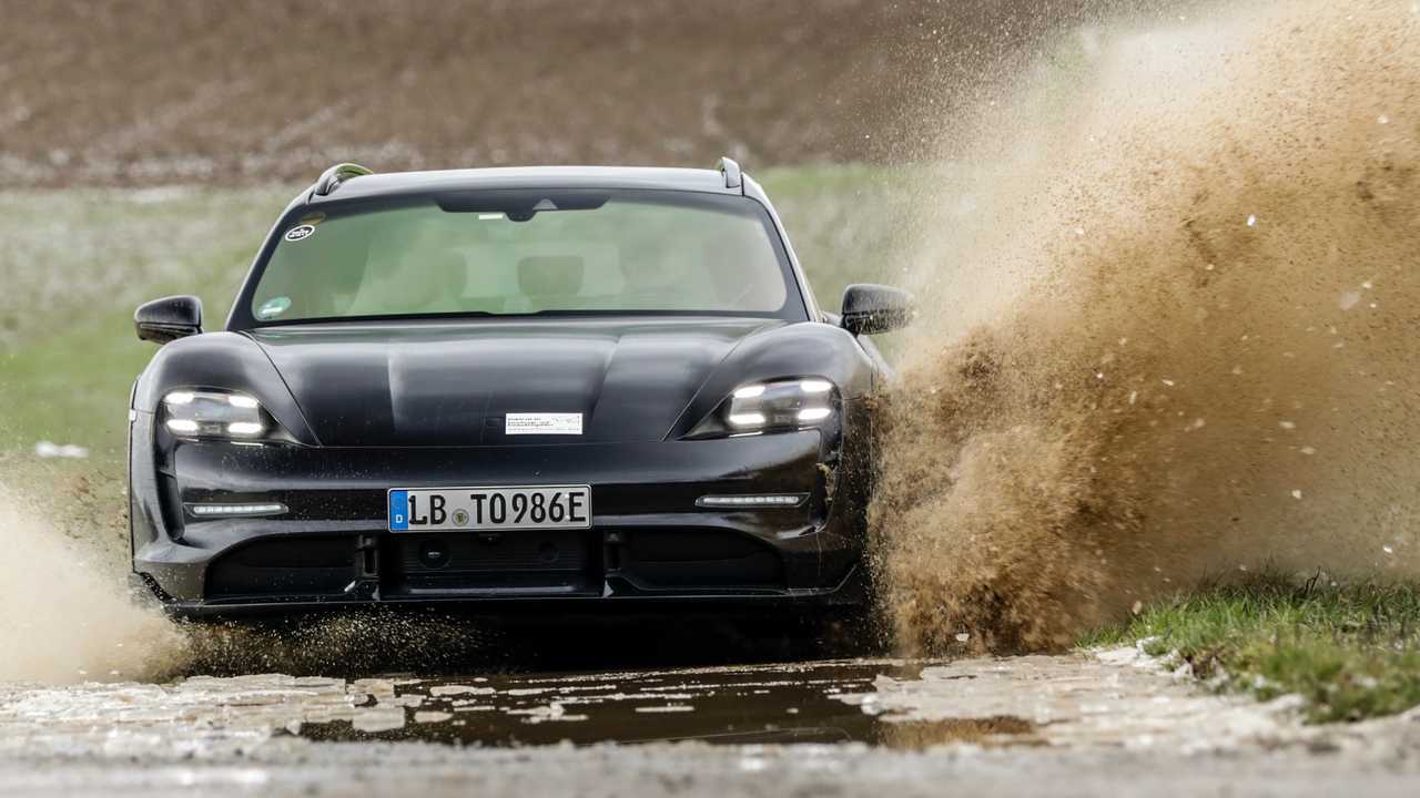 Porsche Taycan Cross Turismo (Teaser-Bild, Bildquelle: Porsche)