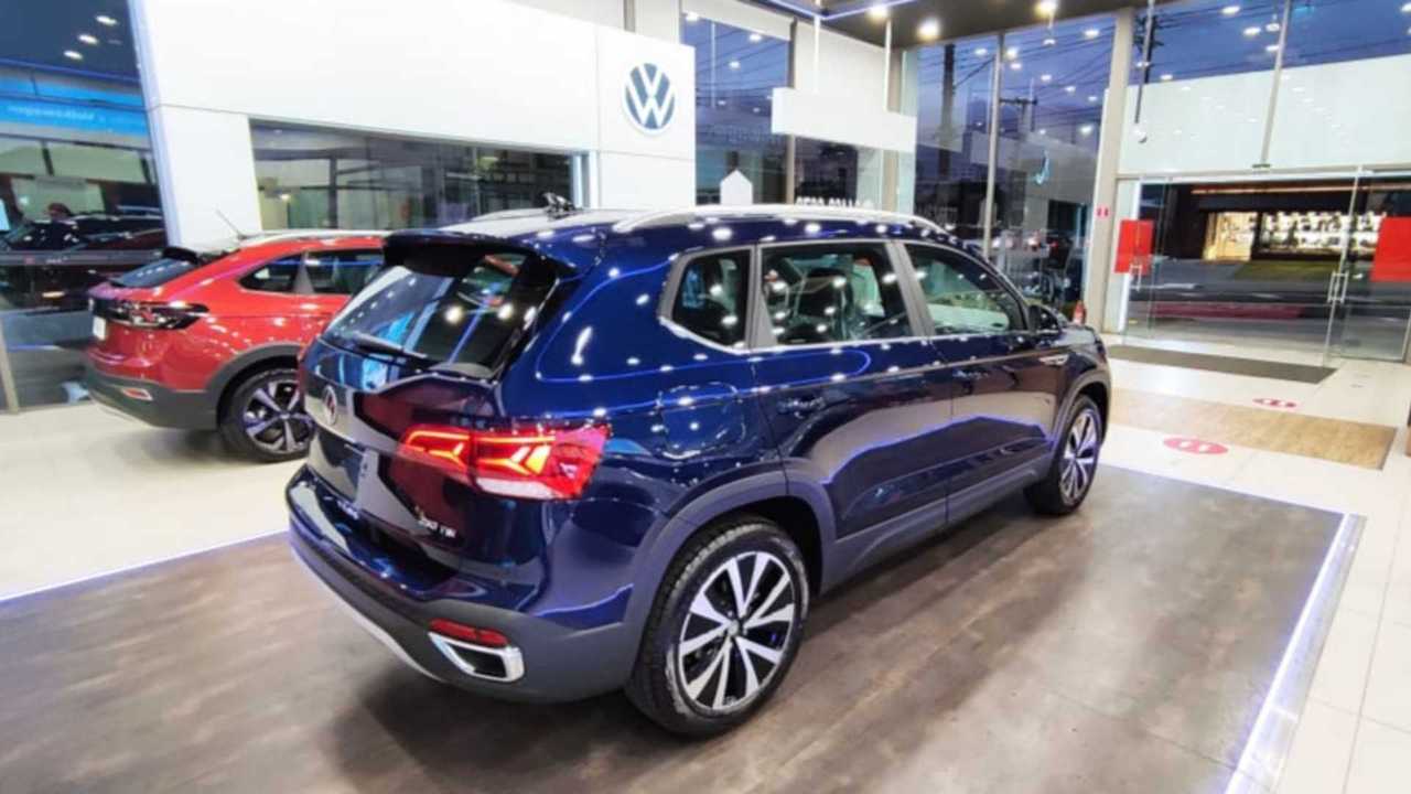 VW Taos 2022 nas lojas