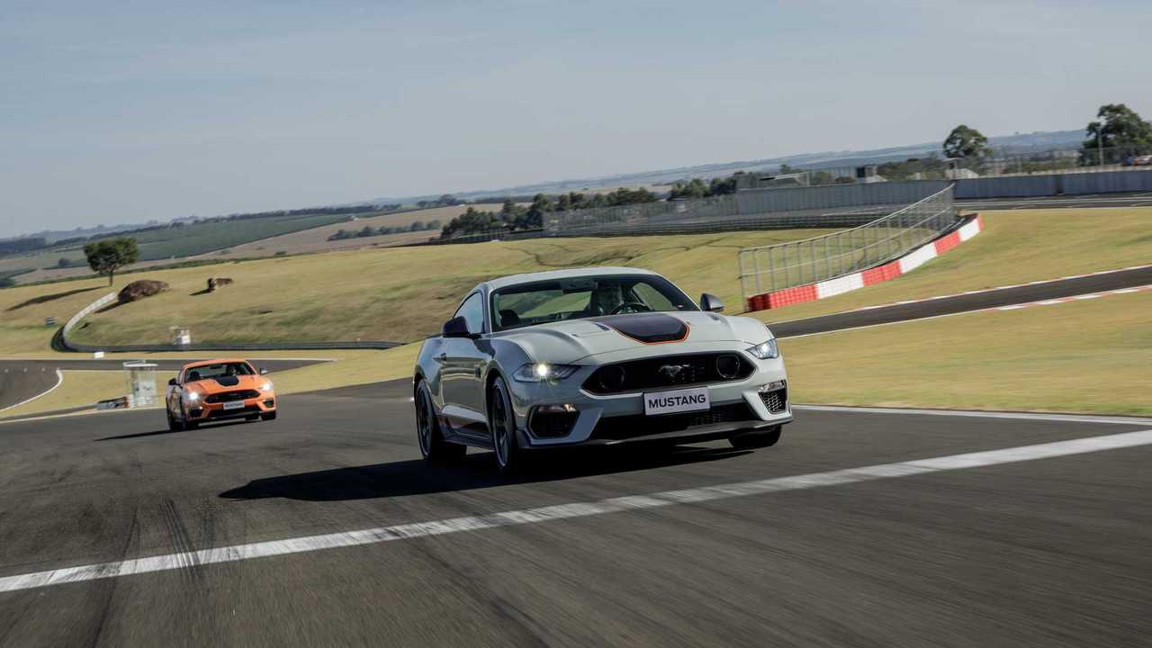 Ford Mustang Mach 1 - Teste no Brasil