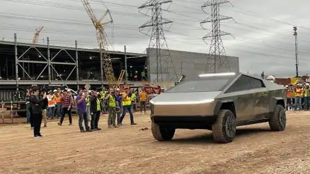 Tesla заказала оборудование для сборки двигателей на Cybertruck Tesla Cybertruck at Giga Texas