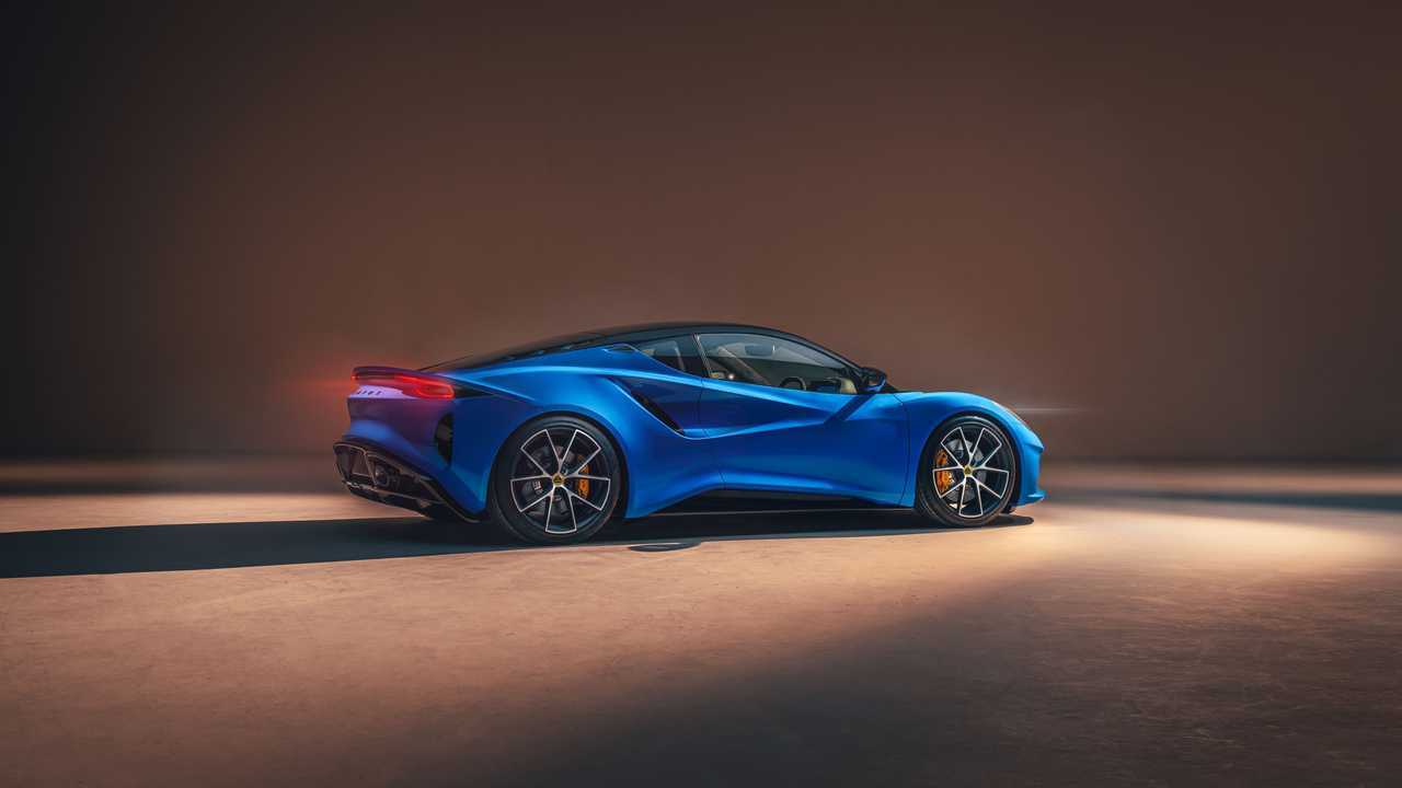 Экстерьер Lotus Emira