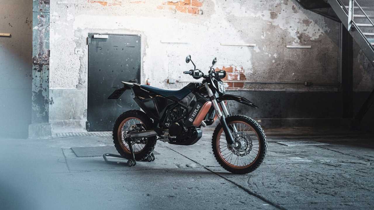 Husqvarna 701 Enduro LR Replay Edition