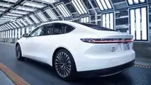 Sedã elétrico NIO ET7 - linha de produção