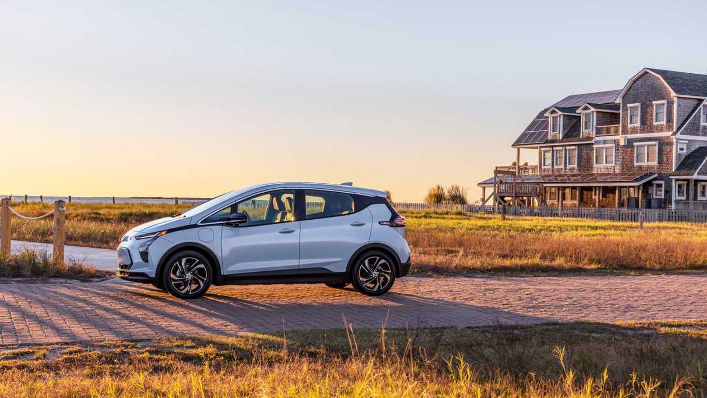new-chevrolet-bolt-ev-euv-here-s-a-detailed-technical-comparison