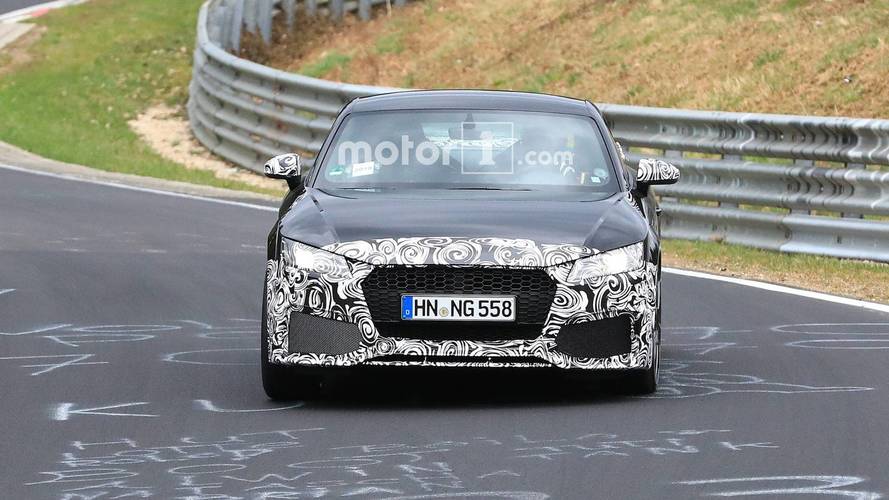 Audi TT RS facelift spy photo