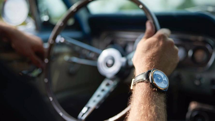 Reloj reciclado de Ford Mustang