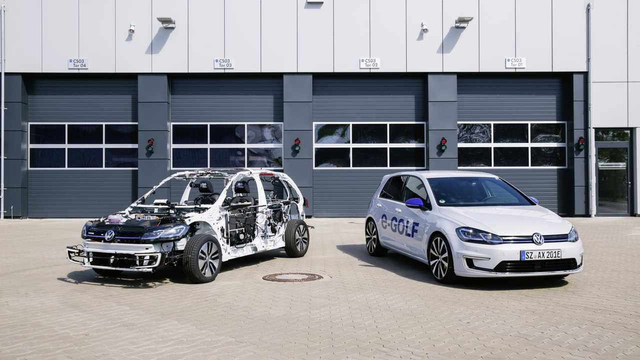 Volkswagen eGon - the cutaway model of an e-Golf