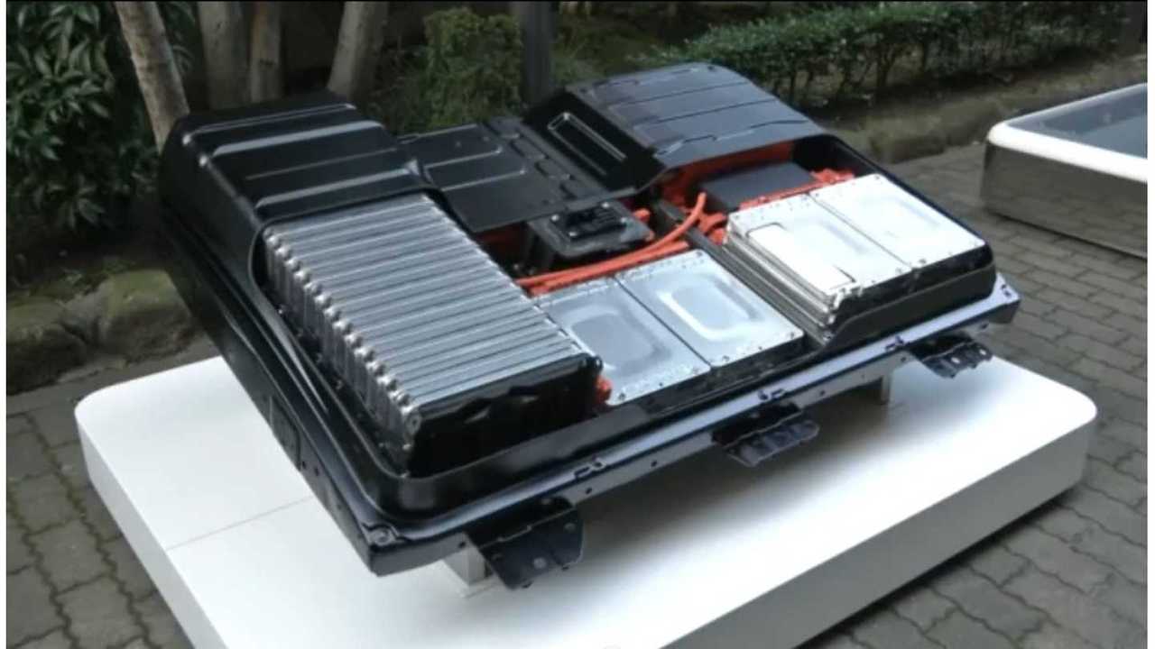 24 kWh Lithium Battery Found Inside The 2013-2014 Nissan LEAF