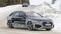2020 Audi RS4 Avant lifting foto spia