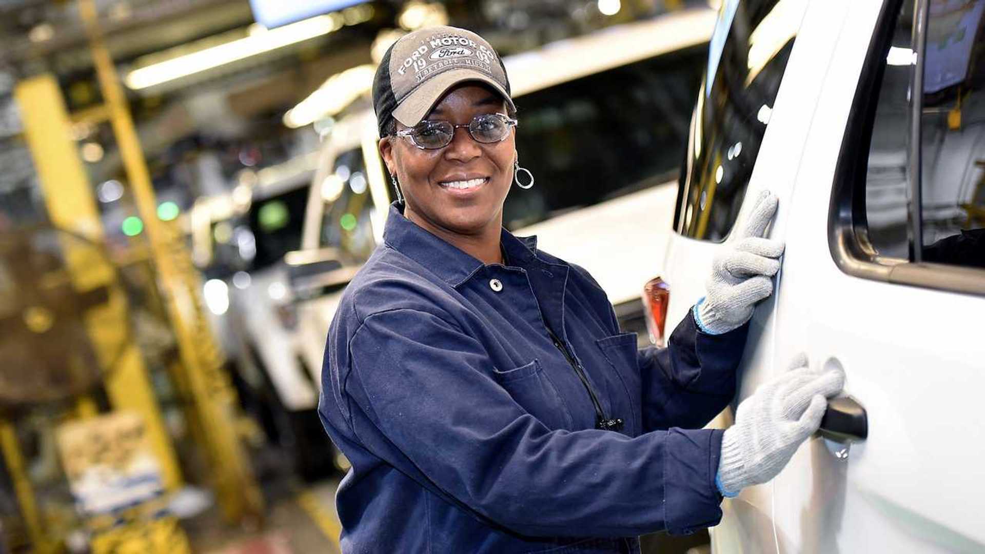 Ford Invests 1B In Chicago Plants, Adds 500 Jobs To Build