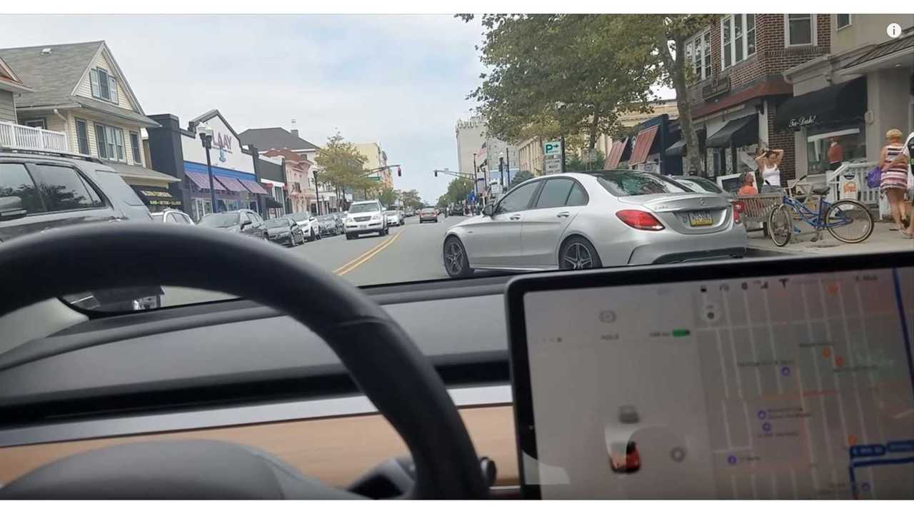 Tesla Model 3 Autopilot Versus Bikers & Pedestrians