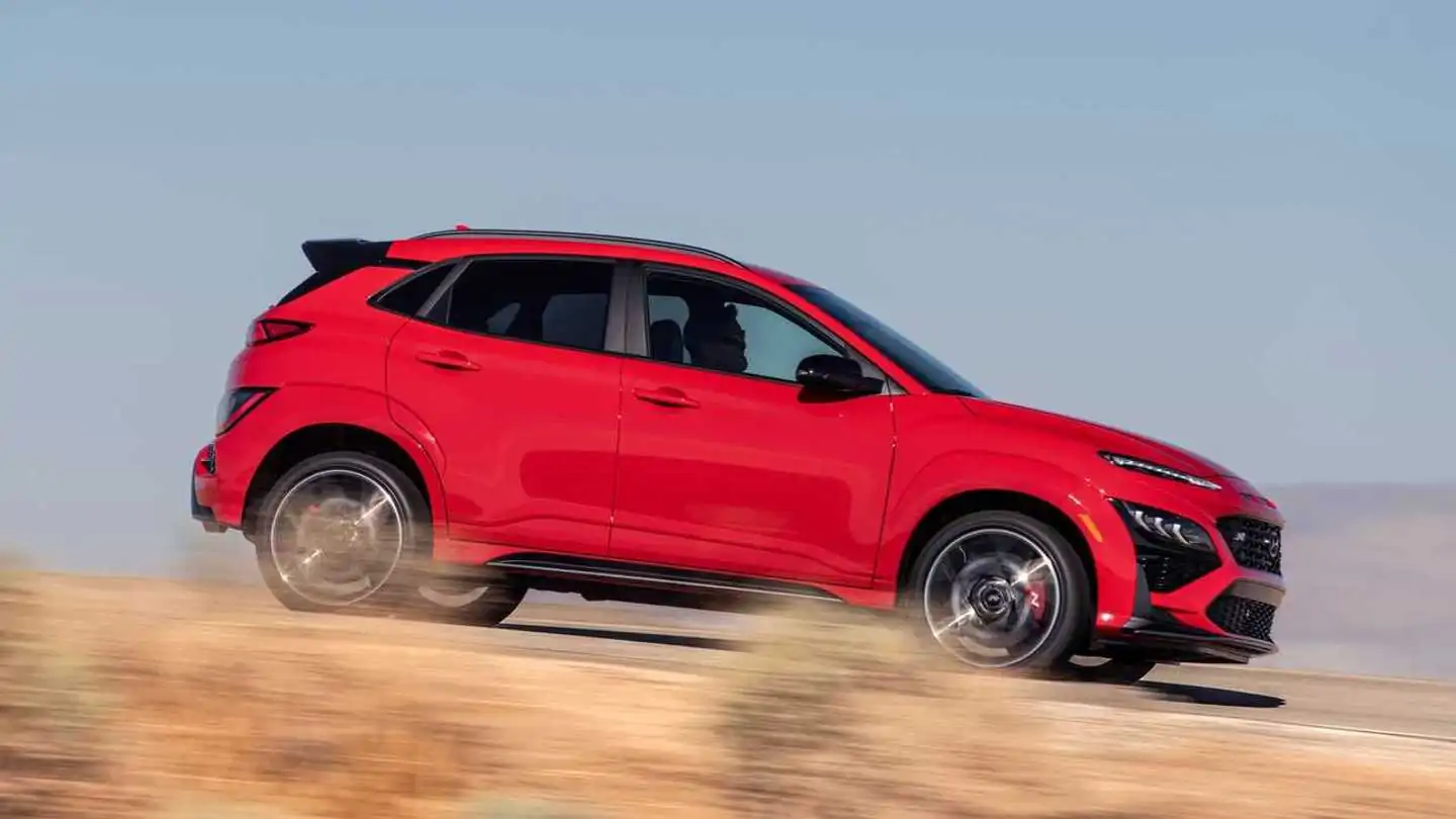 https://cdn.motor1.com/images/mgl/RGMrP/s2/2022-hyundai-kona-n-exterior.webp