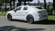 Skoda Enyaq Coupé iV (getarnt): Das Exterieur