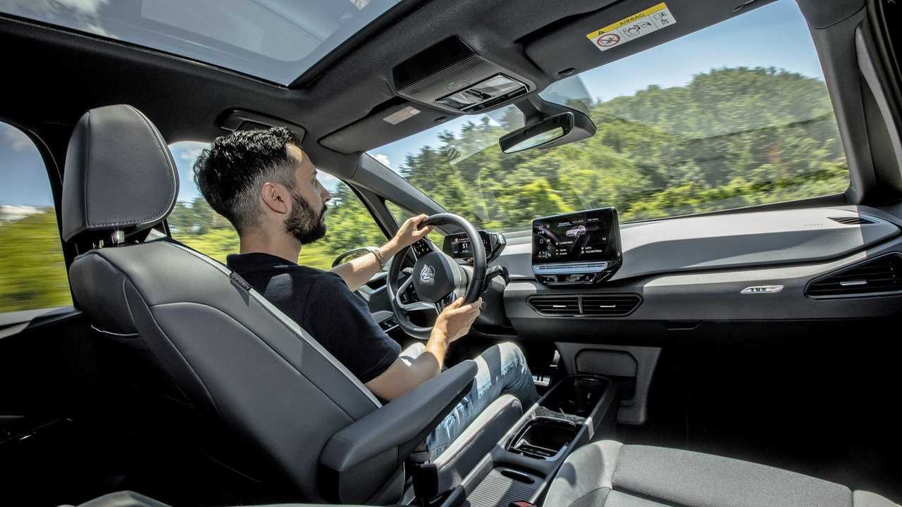 Come si guida un'auto elettrica