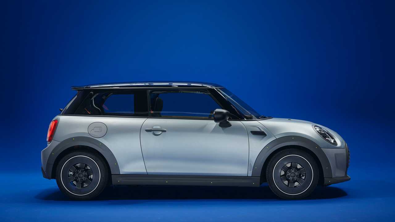 Mini Strip Mini Cooper SE Paul Smith Side View
