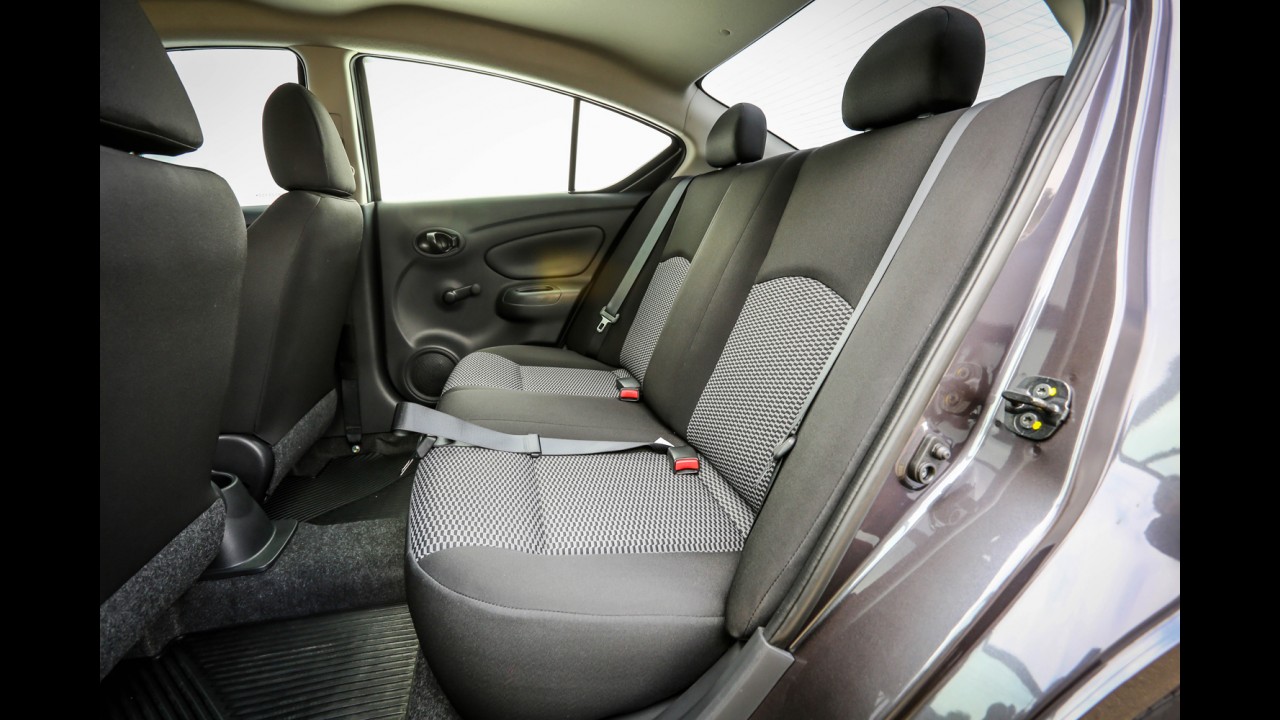 Teste CARPLACE: Versa desafia Ka+ entre os sedãs 1.0 3-cilindros