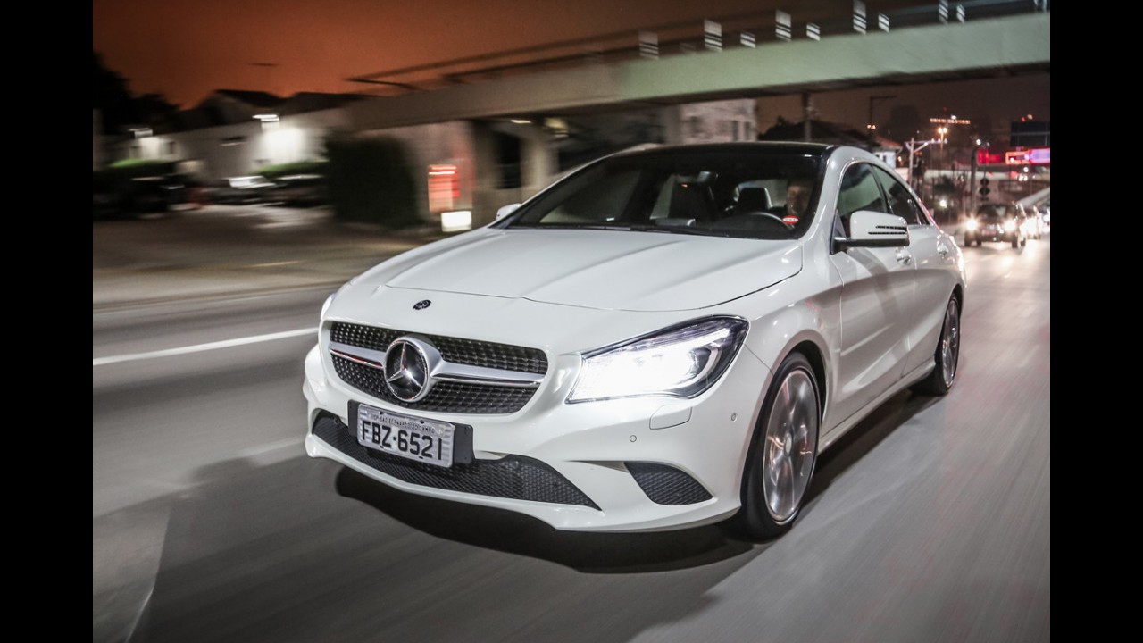 Flagra: Mercedes CLA 2016 atualizado está quase pronto para a estreia