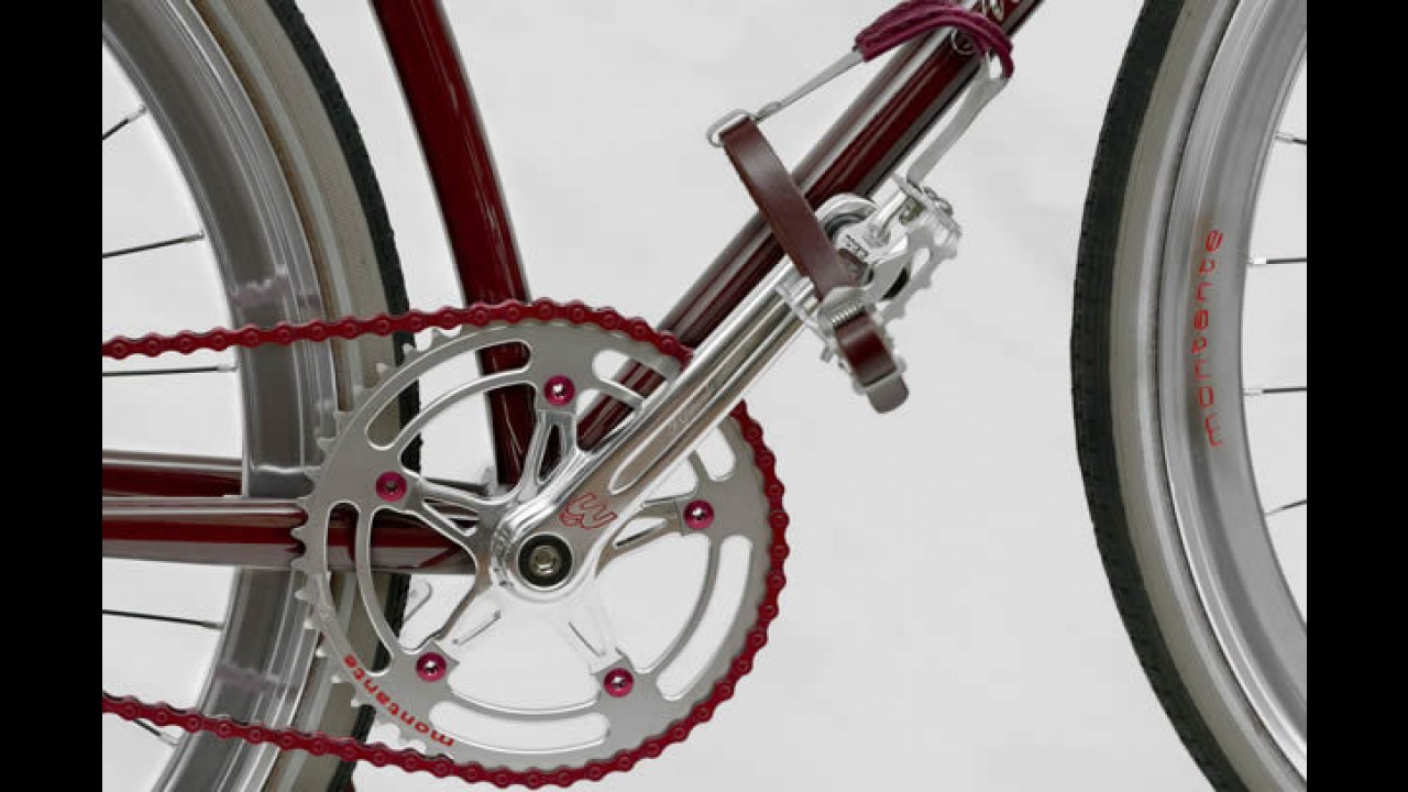 Maserati cria bicicleta para homenagear modelo histórico