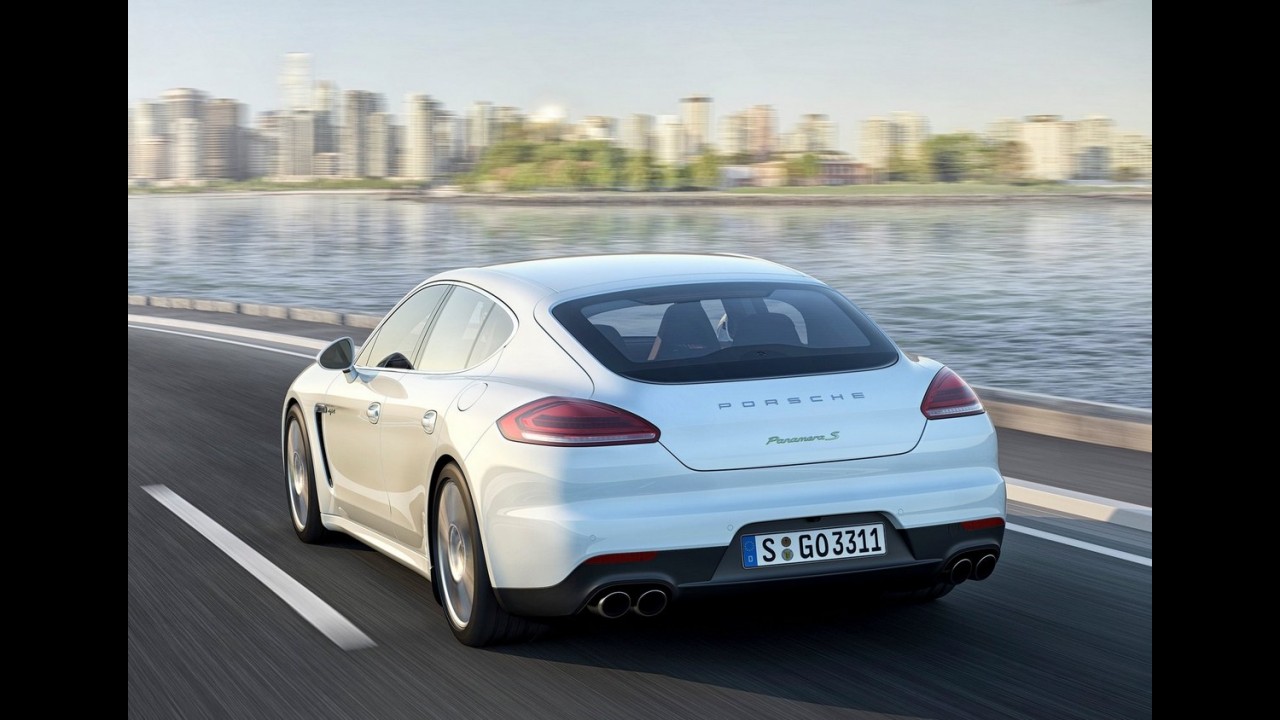 Panamera 2014: cara muda pouco, mas o coração...