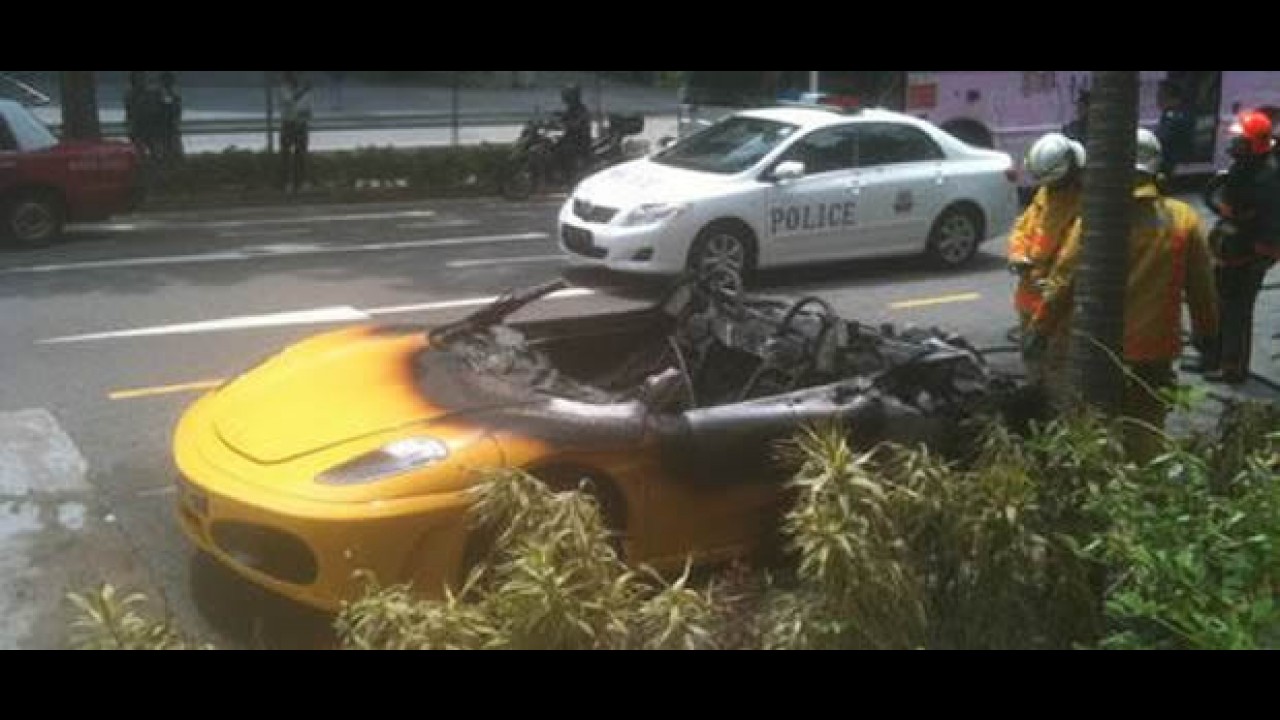 Ferrari investiga incêndios da 458 Italia