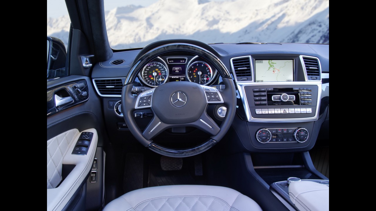 Novo Mercedes GL chega em duas versões partindo de US$ 196.900
