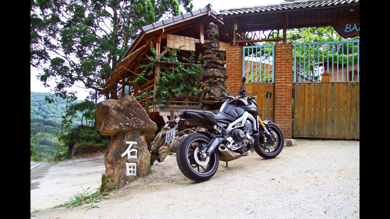 Avaliação: Yamaha MT-09 empolga pelo "custo-diversão"