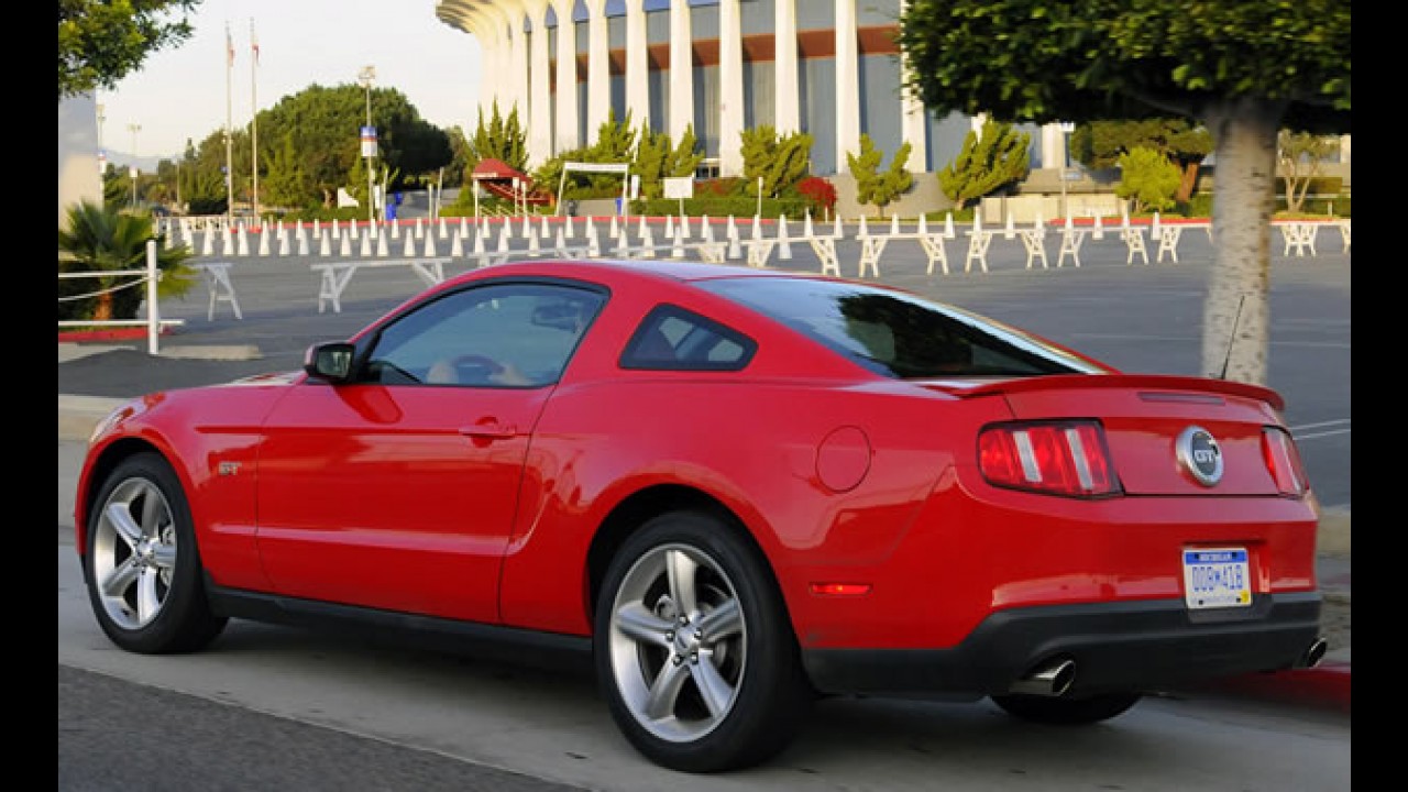 Ford Mustang chega ao Brasil no ano que vem via importador oficial