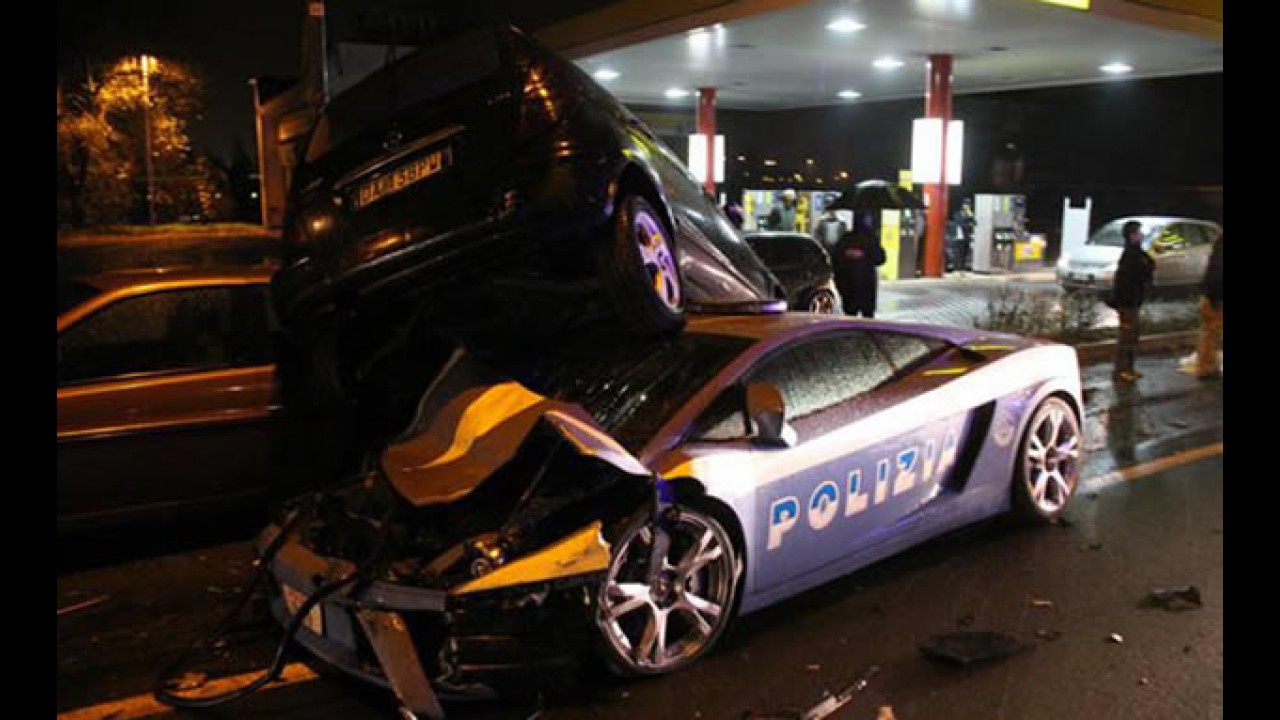 Perda Total - Polícia italiana acaba com a viatura Lamborghini Gallardo