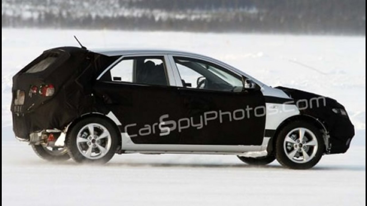 Segredo: Kia prepara o Cerato Hatch