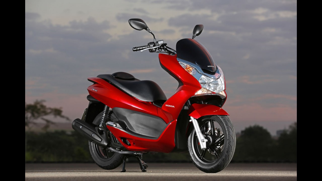 Volta rápida: com start-stop e porte superior, Honda PCX 150 é um novo tipo de scooter