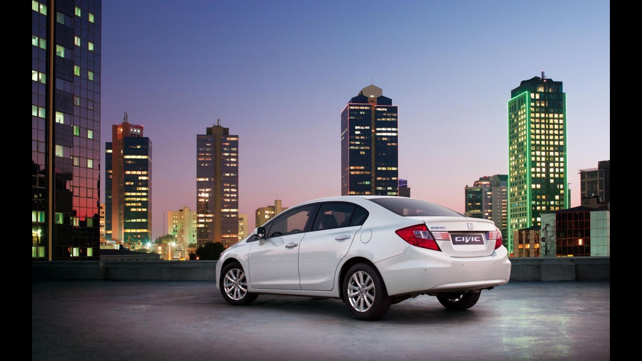Honda lança nova geração do Civic Sedan na Europa