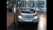 Nuova Opel Astra workshop