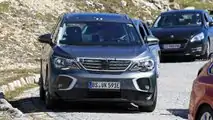 Volkswagen ID.6 Spy Shots Front