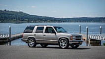 Corvette Motorlu Bir Chevrolet Tahoe