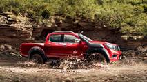 Arazi Modifiyeli Bir Nissan Navara
