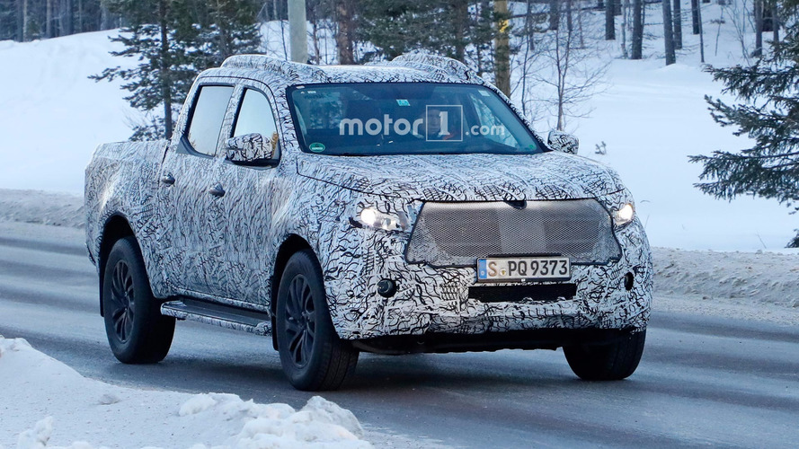 Flagra! - Mercedes-Benz Classe X roda em testes na neve